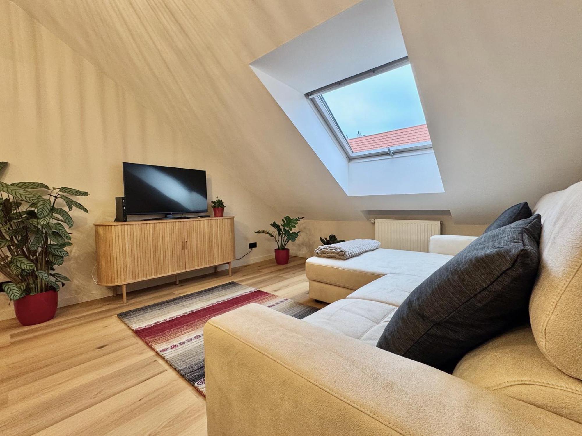 Apartment Standard By Hi5- Kiraly Beautiful Budapest